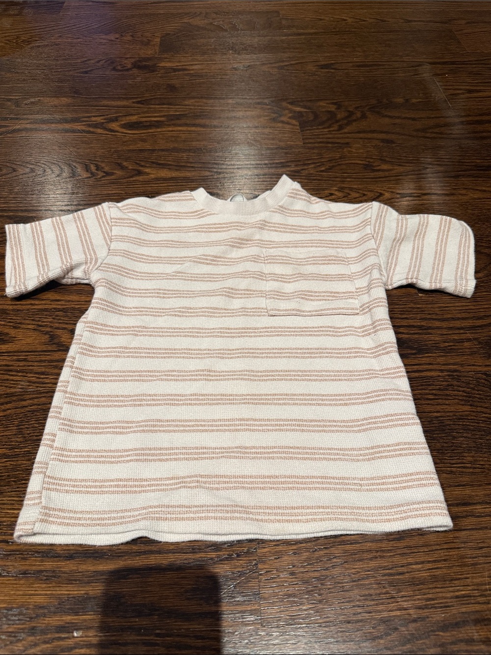 Boys H&M  waffle T-shirt
Size 5T/6